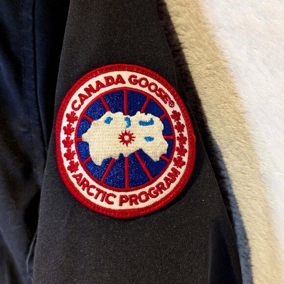 Canada Goose Black Women’s Size SMALL Down Kenton Parka - Picture 2 of 10